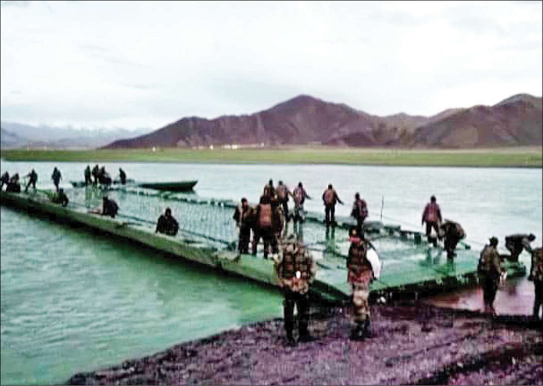 Indian Army builds bridge on Indus in Ladakh
